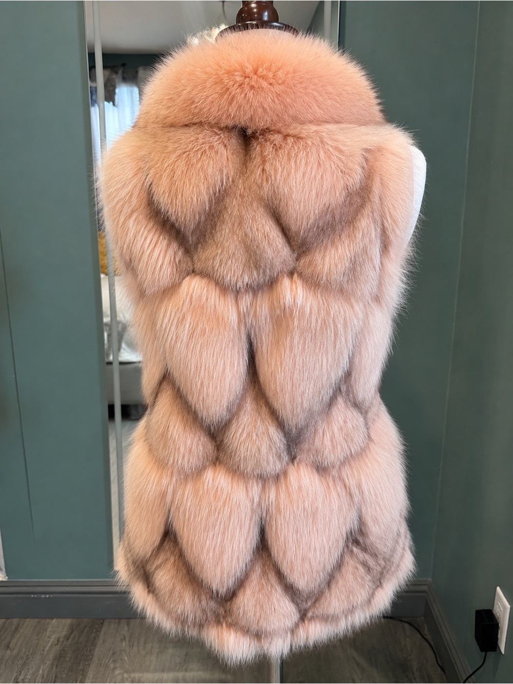 Vintage Real Fox Fur blush excellent condition vest - Picture 2 of 8